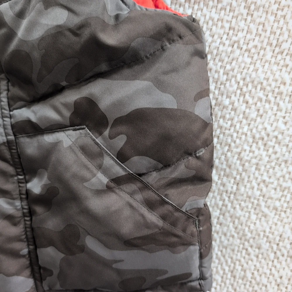 Old Navy Kids Reversible Camouflage Puffer Vest Gray Black Camo Orange 18 - 24m